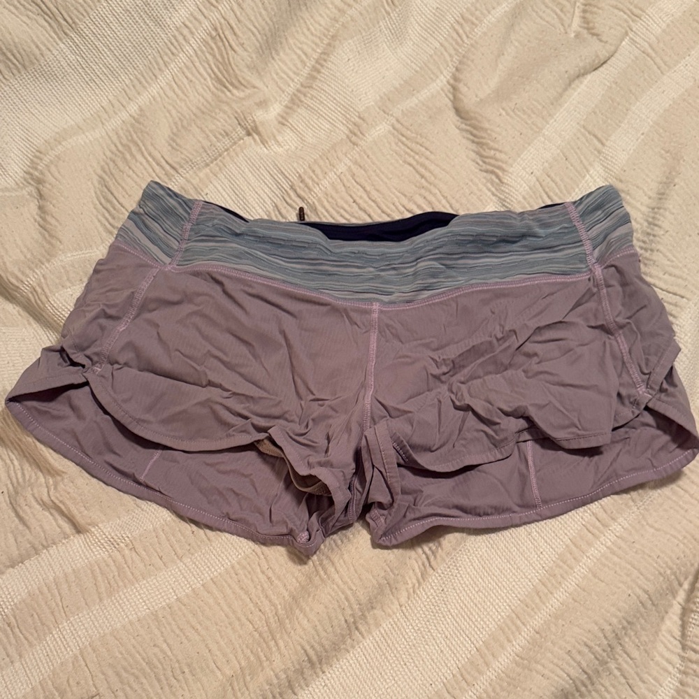 lululemon low rise hotty hot shorts